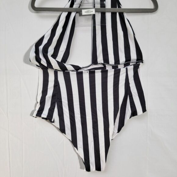 Pretty Little Thing Black & White Striped One Piece Sexy Bikini Swimsuit Size 10 - Picture 4 of 10
